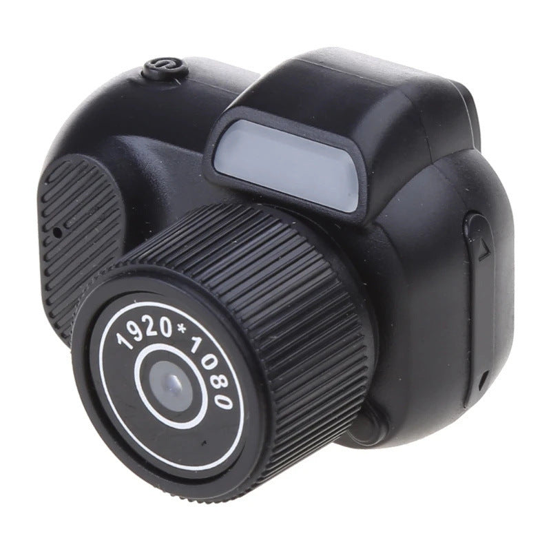 ArchiRetro Camera Keychain Size