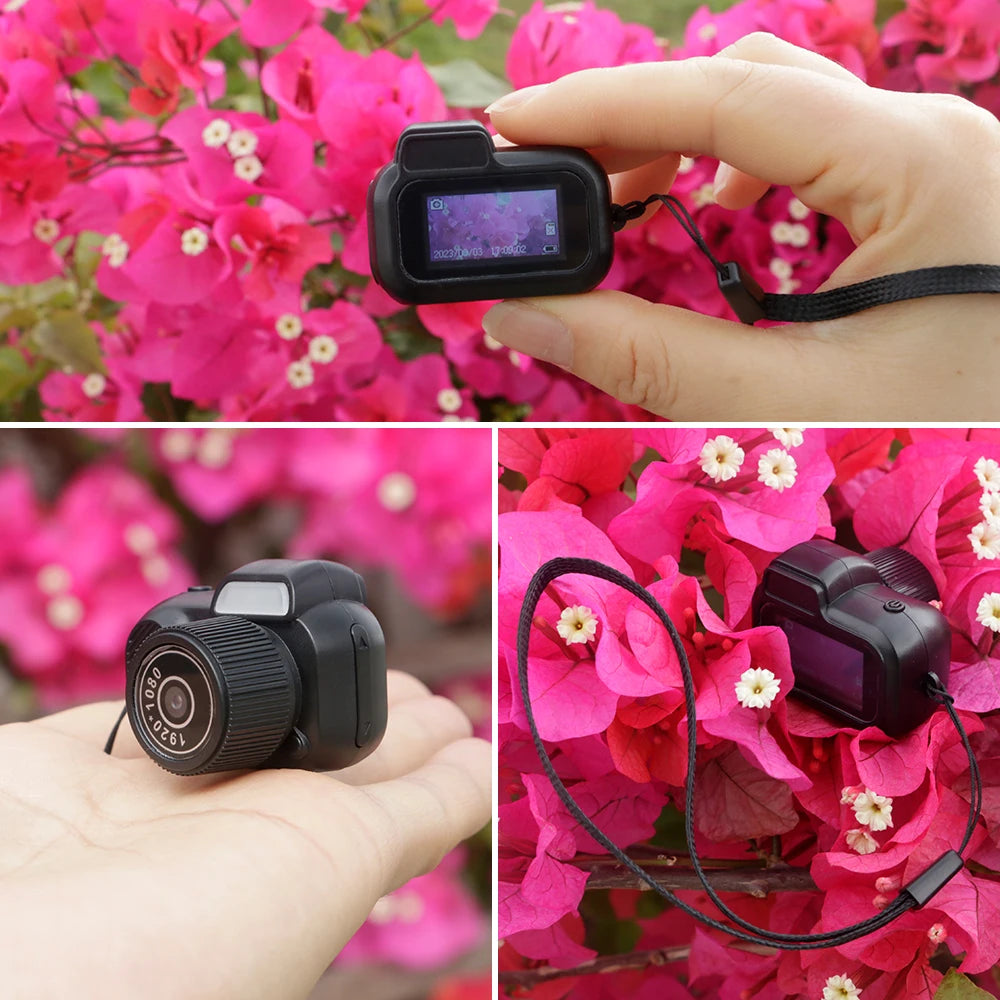 ArchiRetro Camera Keychain Size